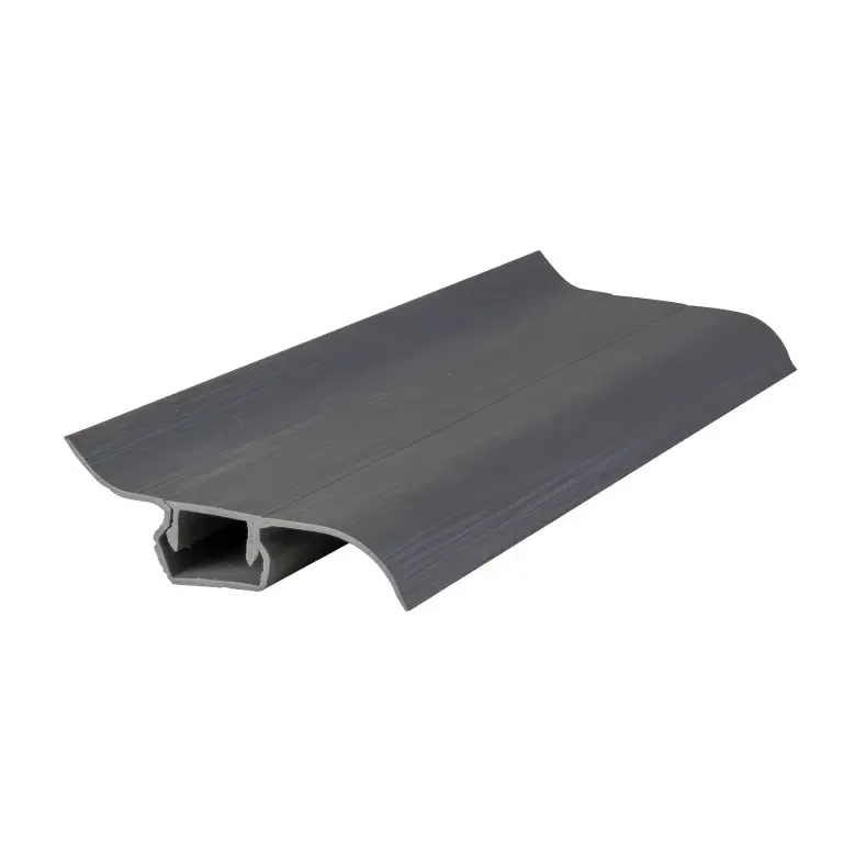 Lot de 5 – Plinthe cache-fils ardoise foncé en 6 x 250 cm