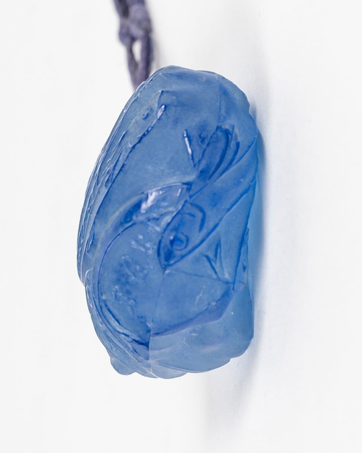 1912 René Lalique – Pendentif Poissons Verre Bleu Patiné Blanc – Image 6